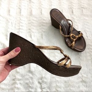 NWOT Italian Shoemakers Leather Wedge Sandals 9